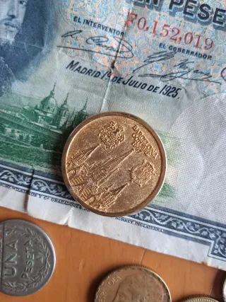 Lote de monedas y billete antiguo