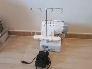 Remalladora Singer Blanca