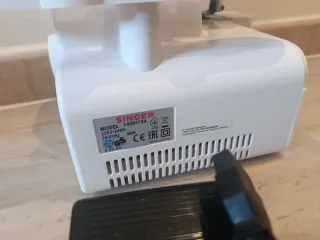 Remalladora Singer Blanca