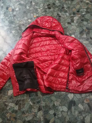 Chaqueta ligera Zara roja