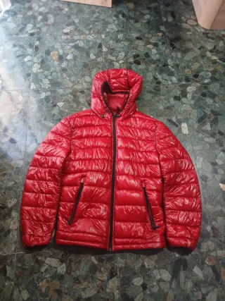 Chaqueta ligera Zara roja