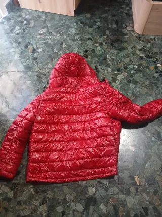 Chaqueta ligera Zara roja
