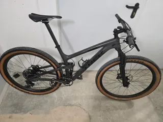 Bicicleta TREK TOP FUEL 9.8 SL CARBON