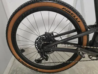 Bicicleta TREK TOP FUEL 9.8 SL CARBON