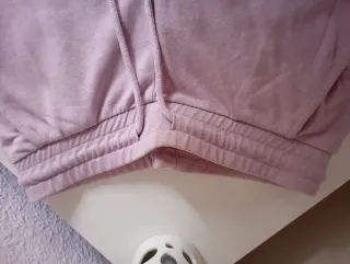 Pantalón corto deportivo lila