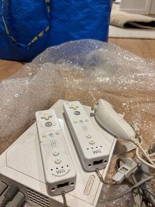 Nintendo Wii Blanca con 2 mandos