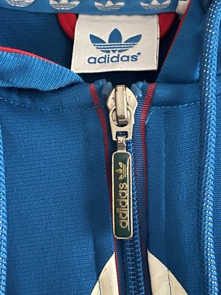 Felpa Adidas con cappuccio e zip