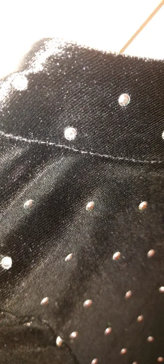 Vestido negro con pedrería