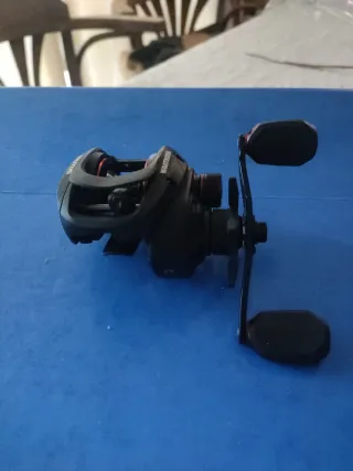 Carrete KastKing Brutus Baitcasting