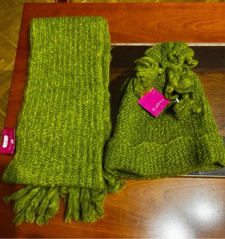 Conjunto gorro y bufanda verde y negra