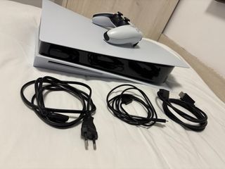 PS5 Play Station 5 con mando y cables, como nueva
