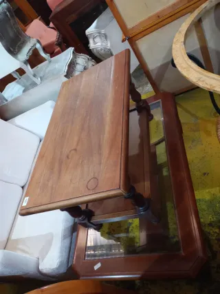 Mesa de centro de madera y cristal