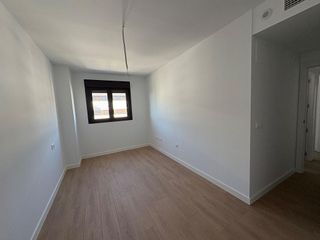 Piso en alquiler en Poniente-Norte - Miralbaida - Parque Azahara en Córdoba