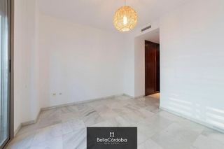 Piso en alquiler en Huerta de la Reina - Trassierra en Córdoba