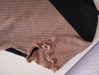 Camiseta manga corta beige, marrón y negra