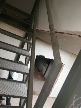 Escalera de hierro 19 escalones.