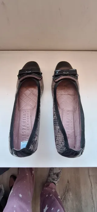 Zapatos planos mujer negros y dorados