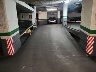 Garaje en venta en Sants en Barcelona