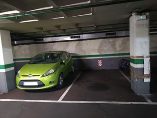 Garaje en venta en Sants en Barcelona