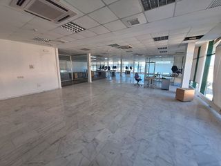 Oficina en alquiler en Parque Atlántico - Los Arcos - Aeropuerto Viejo en Sevilla
