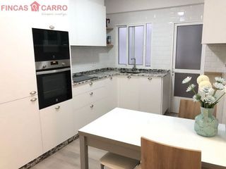 Piso en alquiler en Zona de Plaza de Barcelos en Pontevedra