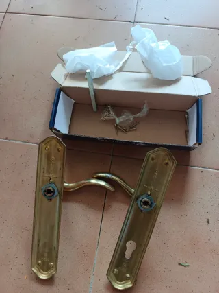 Manetas de puerta doradas 2