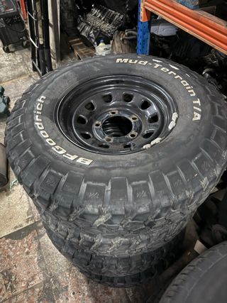 Llantas y Neumáticos Mud Terrain 255/85 R16