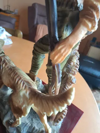 Figura R. Bacardi Cazador con Perro