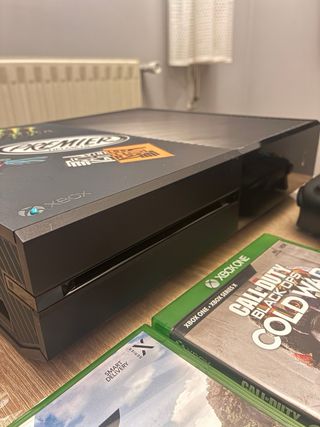 Xbox One 500GB + 2 Mandos + 6 Juegos