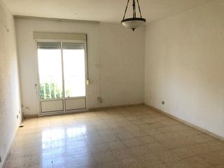 Piso en venta en Linares