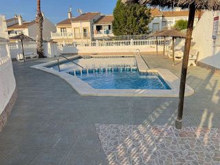 Casa en alquiler en Urbanizaciones en Guardamar del Segura