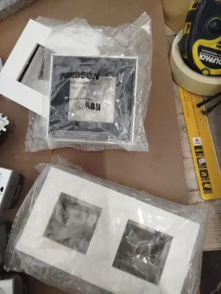 Mecanismos y enchufes varios