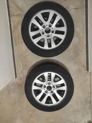 Llantas BMW con neumáticos buen estado