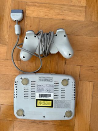 PlayStation 1 PS One con Mando