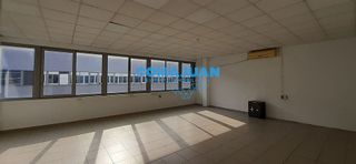 Nave industrial en alquiler en Port en Badalona