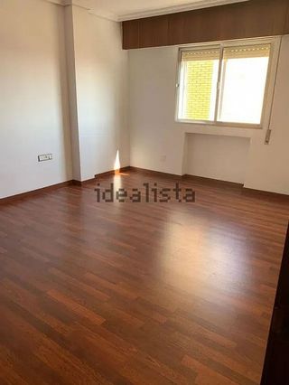 Piso en alquiler en Los Remedios en Sevilla