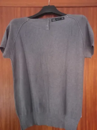 Suéter Zara gris con botones
