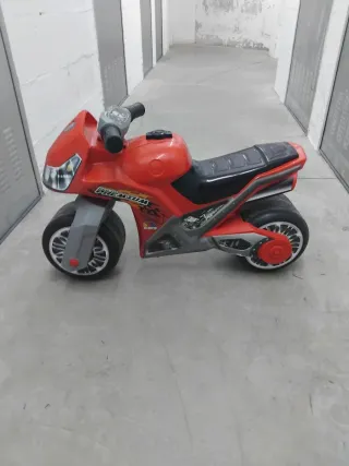 Moto de juguete para niños