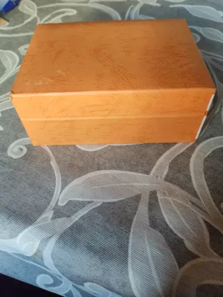 Caja regalo para joyas, relojes, etc.