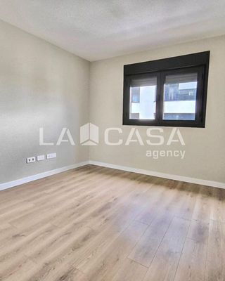 Piso en alquiler en Colores - Entreparques en Sevilla