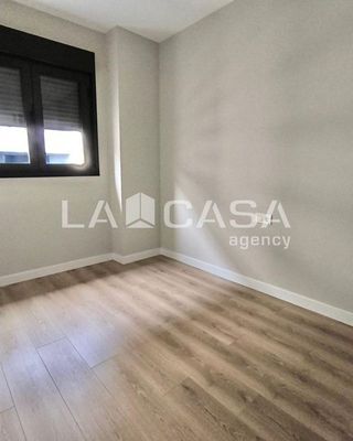 Piso en alquiler en Colores - Entreparques en Sevilla