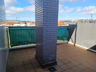 Ático en alquiler en Las Villas - Sta Ana en Valladolid