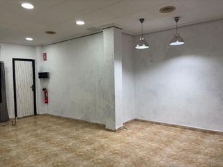Local comercial en alquiler en Requena