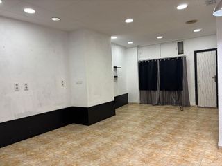 Local comercial en alquiler en Requena