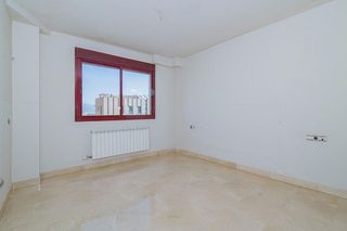 Piso en alquiler en Avda. Federico Garcia Lorca - Nueva Estación Autobuses en Granada