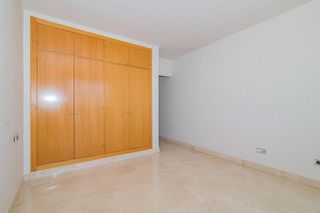 Piso en alquiler en Avda. Federico Garcia Lorca - Nueva Estación Autobuses en Granada