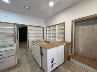 Local comercial en alquiler en Eixample Nord – La Devesa en Girona