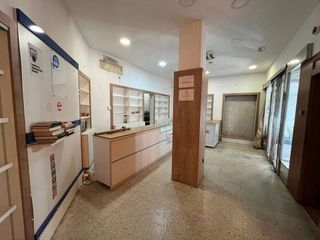 Local comercial en alquiler en Eixample Nord – La Devesa en Girona
