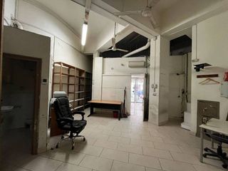 Local comercial en alquiler en Eixample Nord – La Devesa en Girona