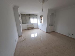 Piso en alquiler en El Juncal - Av. de la Paz en Sevilla